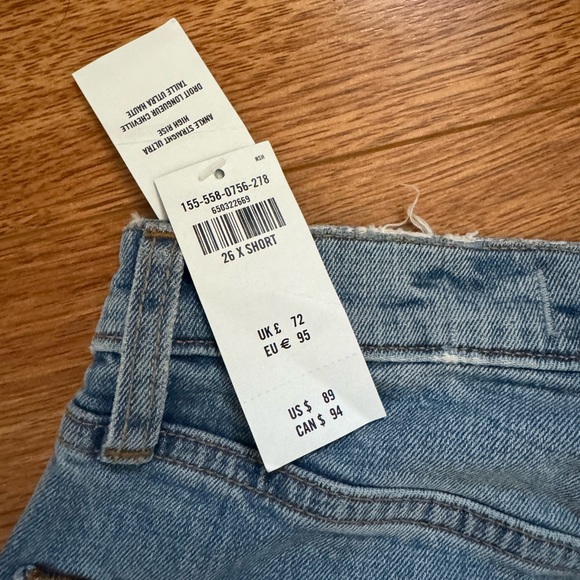 Abercrombie Ankle Straight Ultra High Rise in 26 short (2/xs) in mid-wash blue - Picture 3 of 4